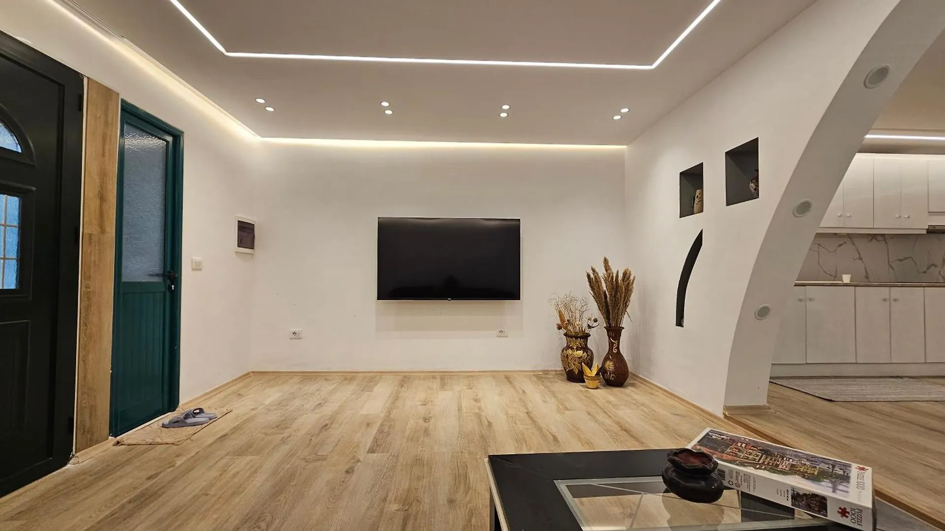 The Blueway Apartments Sarande 0*,  Albania